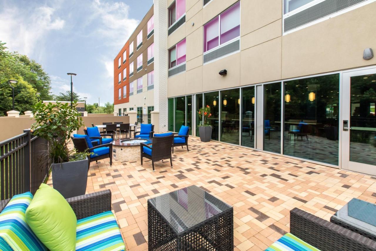 Holiday Inn Express & Suites Greenville S - Piedmont By Ihg Exterior foto